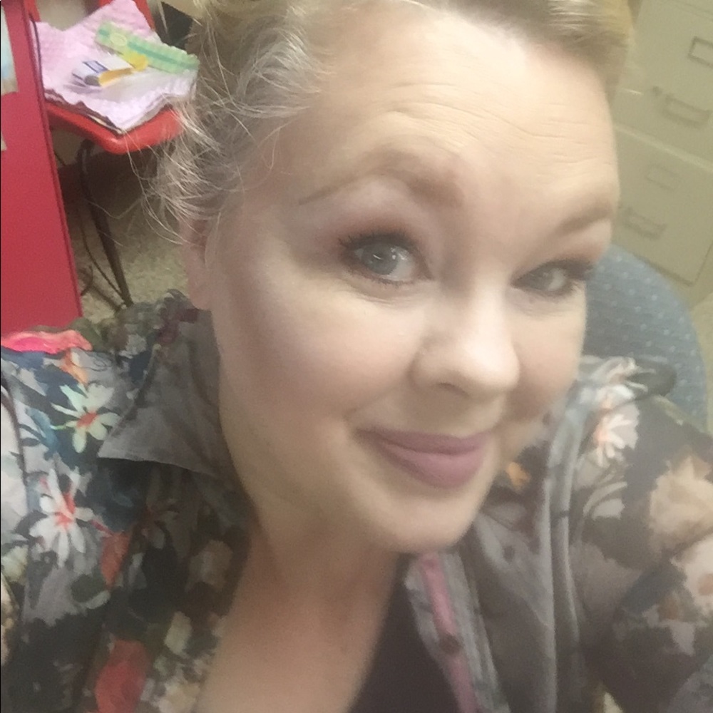 Meet your Posher, Eddi